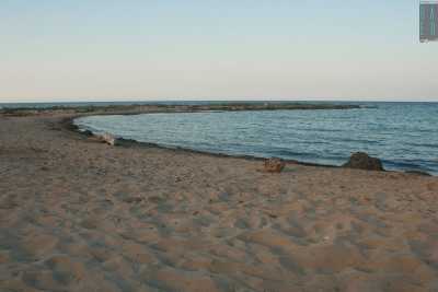 Ecco la spiaggia pi� "nascosta" del barese: il suo accesso � vietato, nonostante la legge